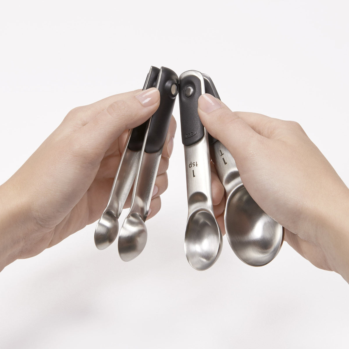 stainless-steel-measuring-spoons-a8 11132100_4_oxogoodgrips_stainlesssteelmeasuringspoons.jpg