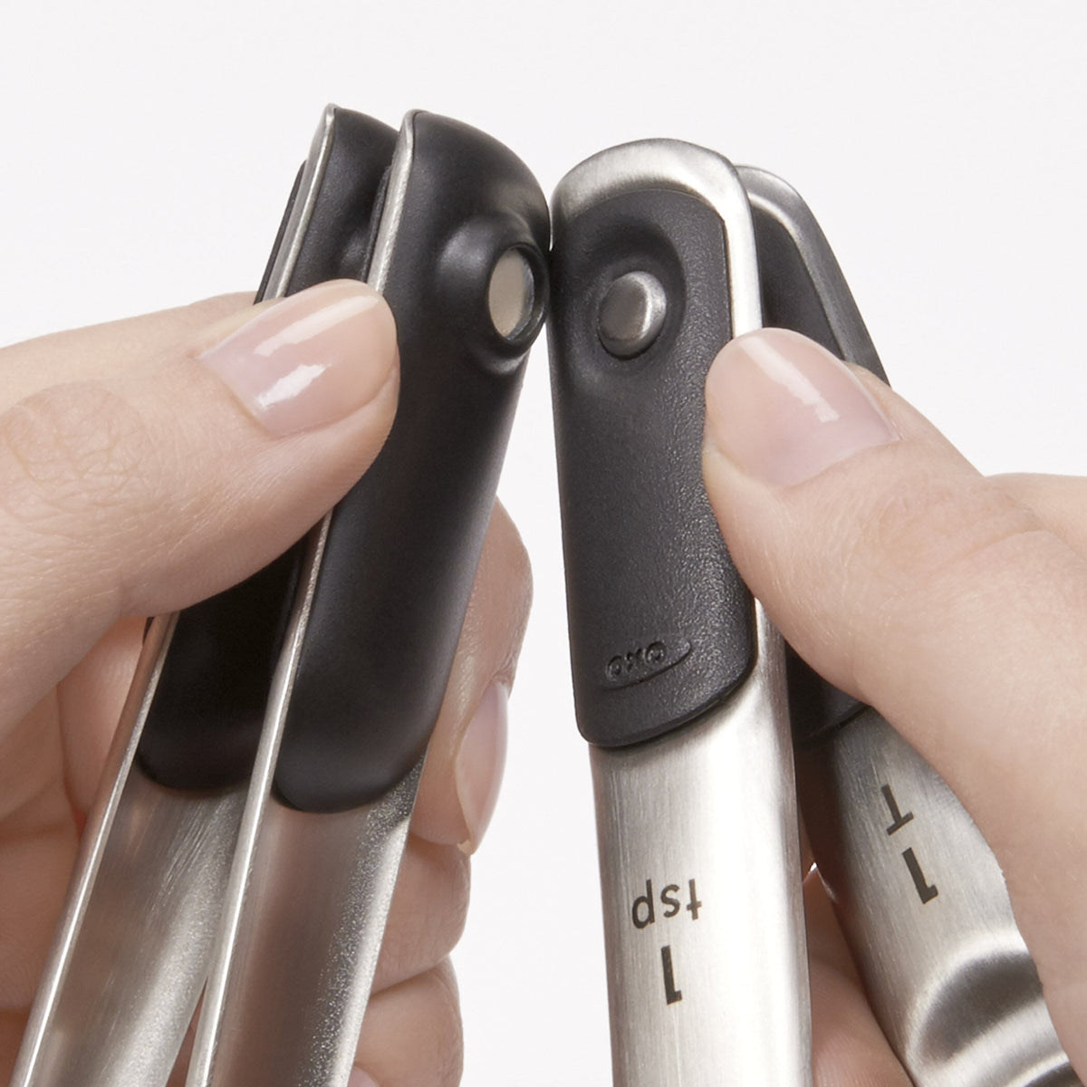 stainless-steel-measuring-spoons-a8 11132100_5_oxogoodgrips_stainlesssteelmeasuringspoons.jpg