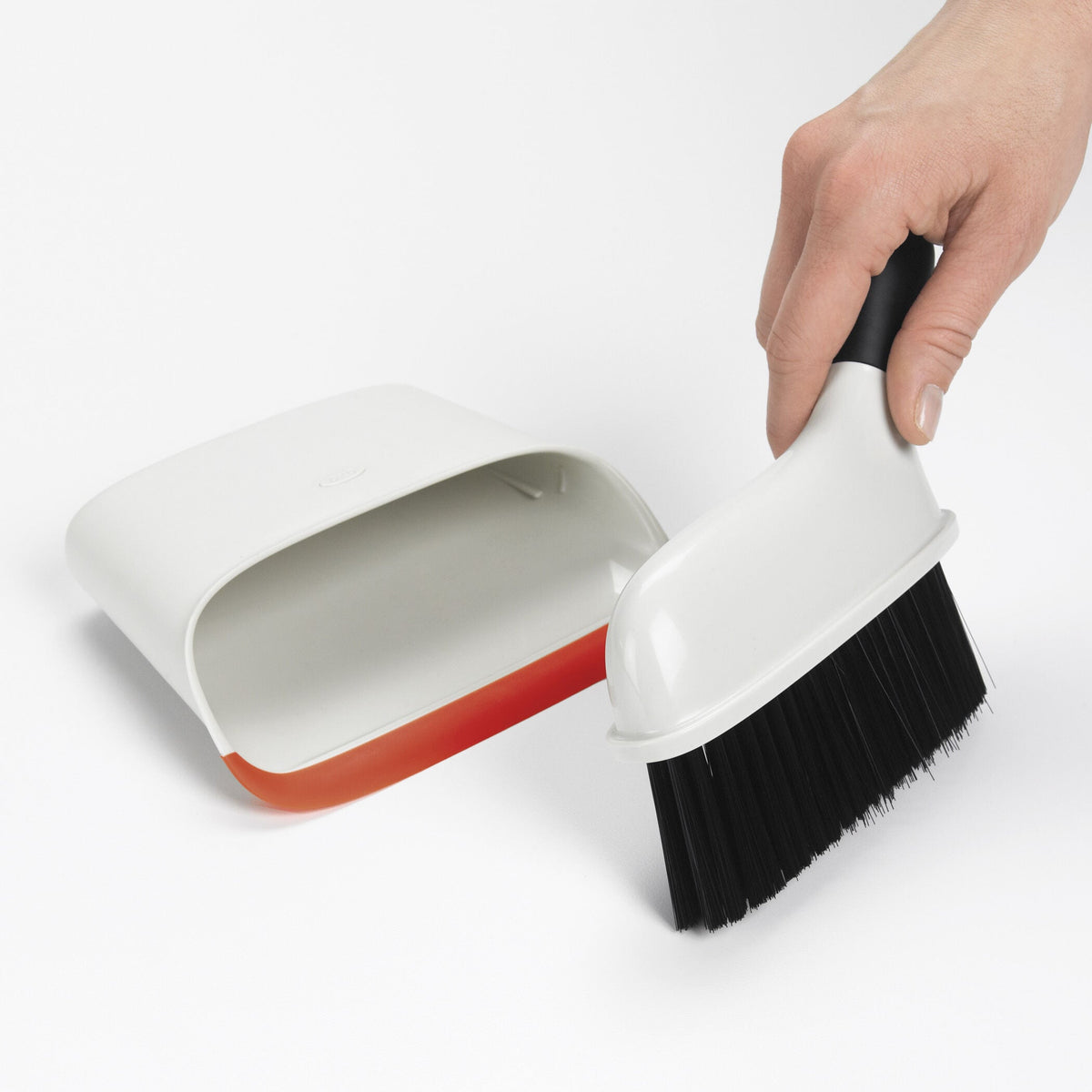 compact-dustpan-and-brush-set-j5 1334280_3_compact_dustpan_brush_set.jpg