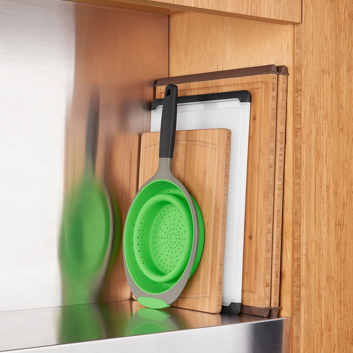 silicone-collapsible-strainer-2-0-qt-g2 gg_11208300_9.jpg